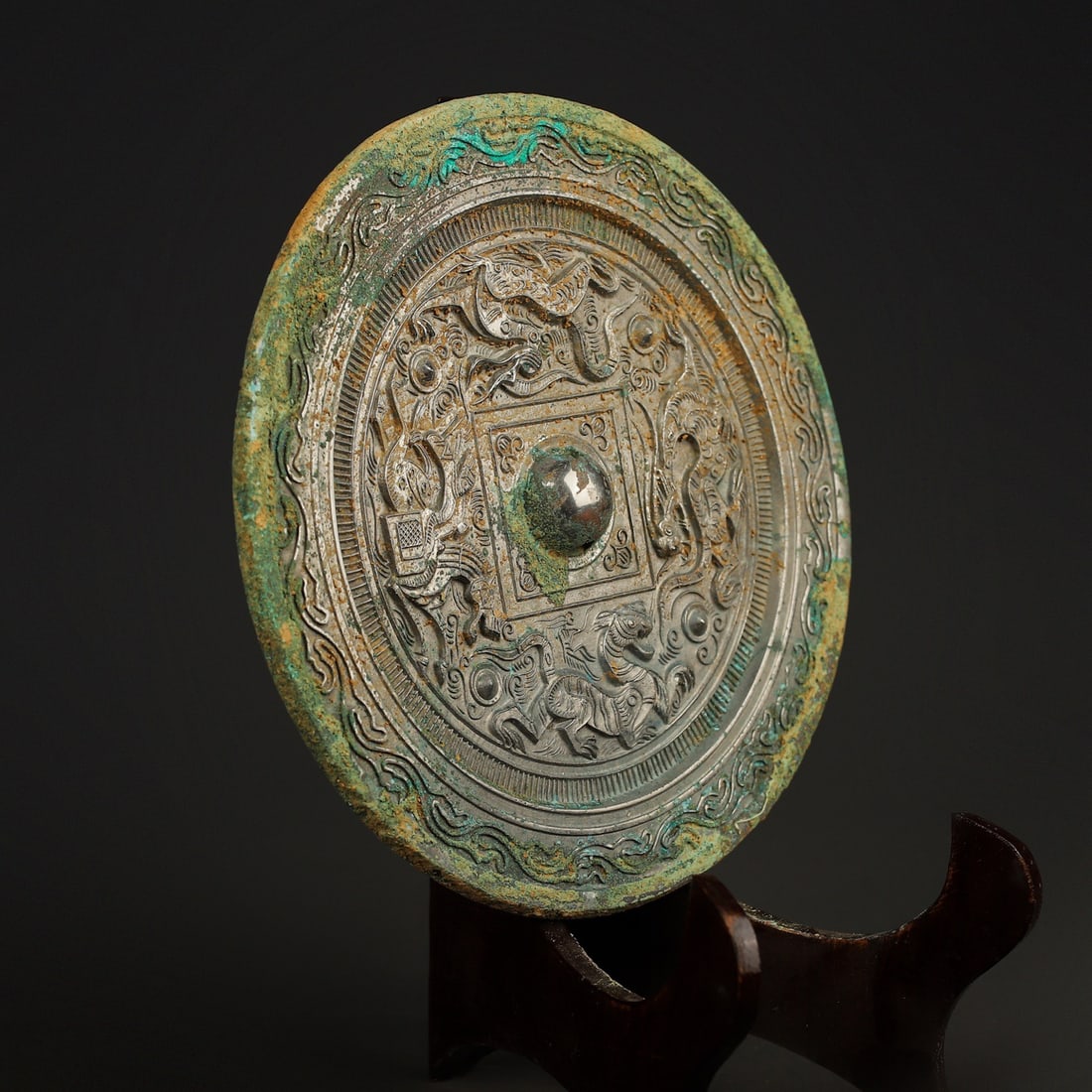 Han Dynasty Bronze hunting pattern mirror - 3