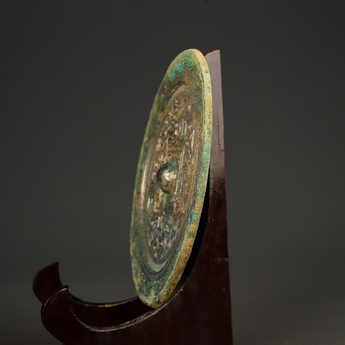 Han Dynasty Bronze hunting pattern mirror - 4