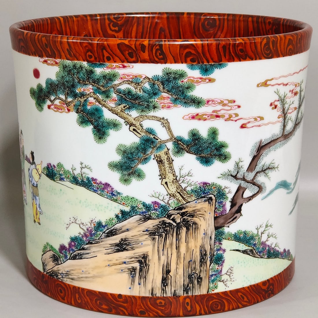 Qing Dynasty Yongzheng wood grain glazed Haiwu Tianchi pen holder: Size: Height 19.8 cm - Width 16.8 cm Materials: Porcelain Time Period: Qing dynasty Manufactured Date: Yongzheng Mark & Period Object: Chinese Antique ⛨ Purchase With Confidence ✔ V