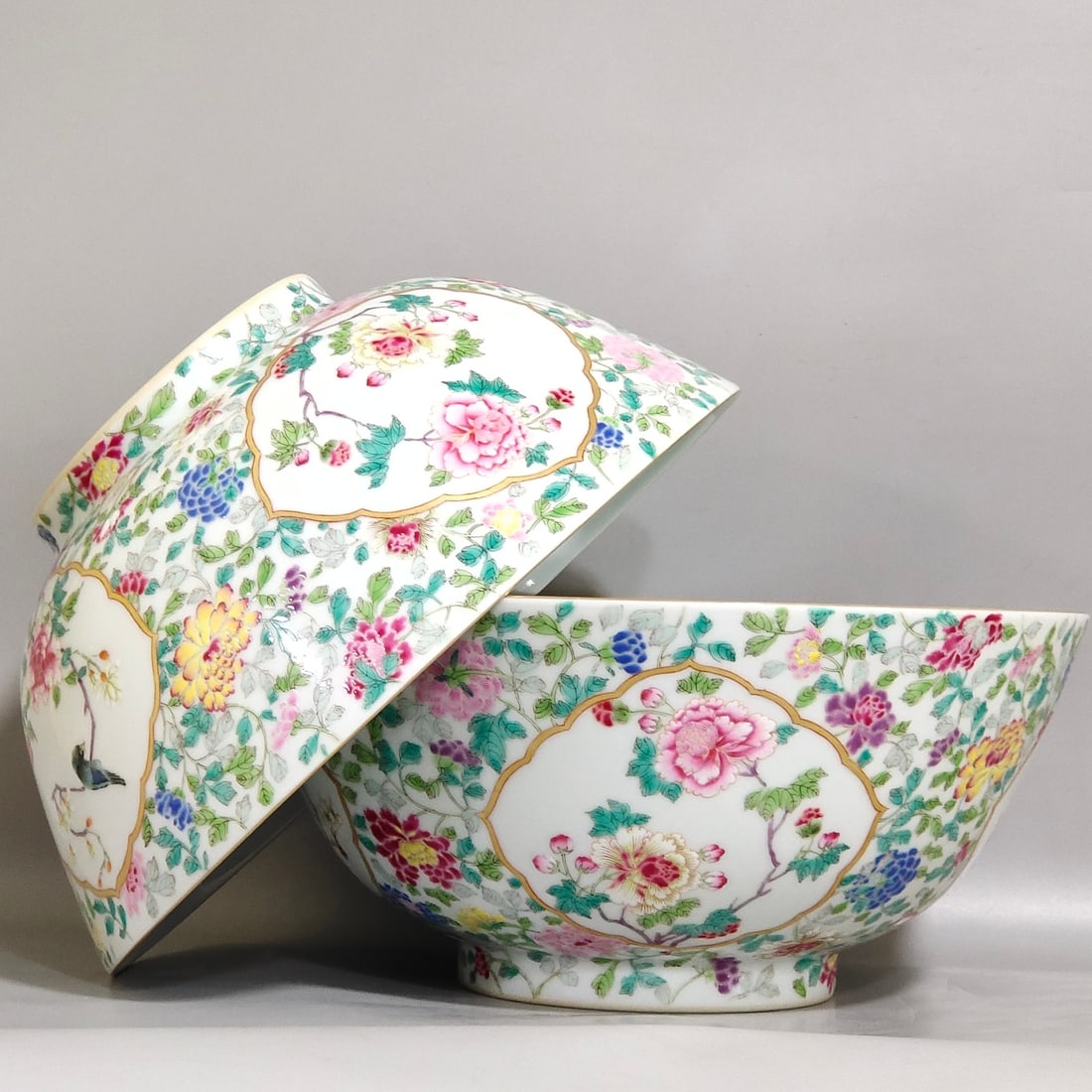 Chinese famille rose porcelain bowl pair Qing dynasty Yongzheng Mark & Period (1 of 9)