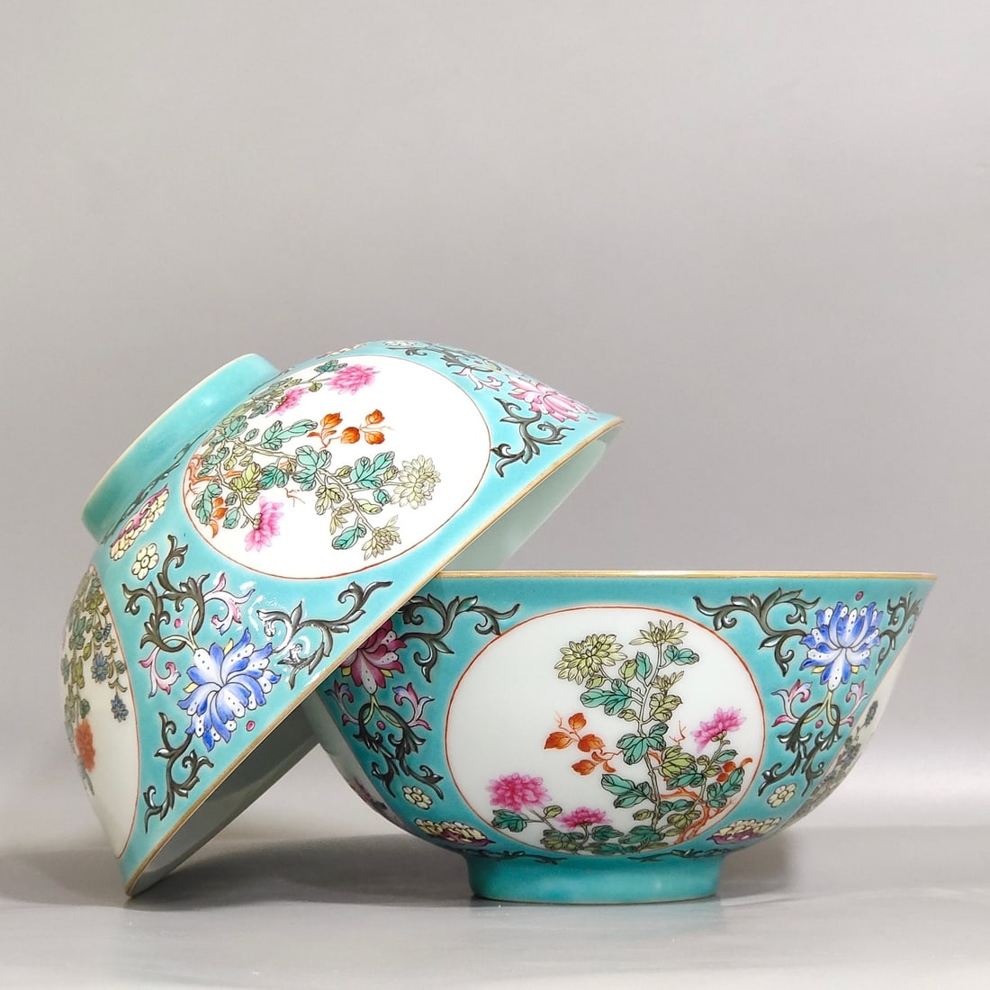 Qing Dynasty Yongzheng turquoise window flower bowl: Size: Width 14.2 cm - Height 6.9 cm Materials: Porcelain Time Period: Qing dynasty Manufactured Date: Yongzheng Mark & Period Object: Chinese Antique ⛨ Purchase With Confidence ✔ Ve