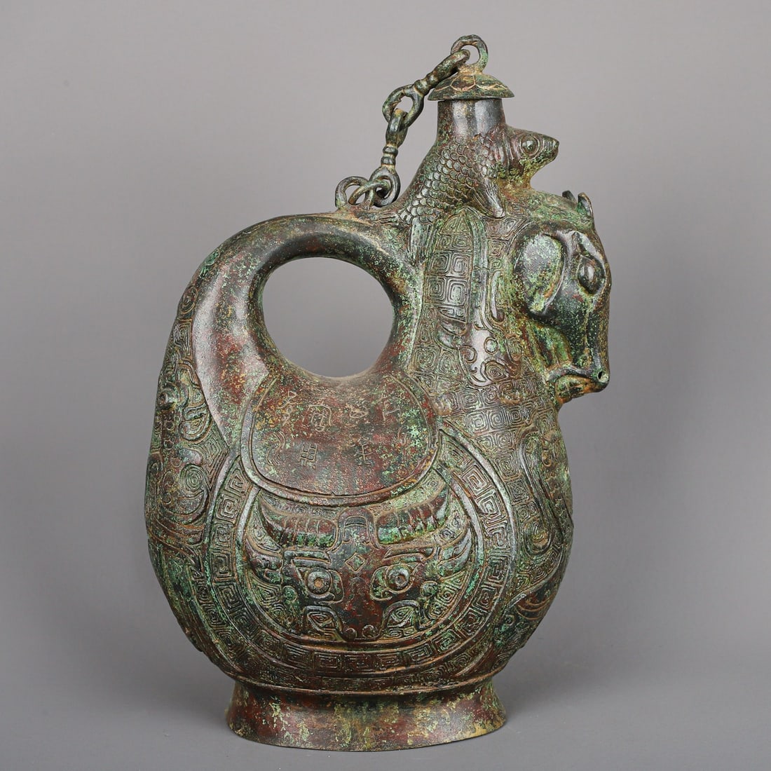 Han Dynasty Bronze horse head pot: Size: Height 32 cm - Width 20 cm Materials: Bronze Time Period: Han dynasty Manufactured Date: 1st Century Period Object: Chinese Antique ⛨ Purchase With Confidence ✔ Verified Aucti