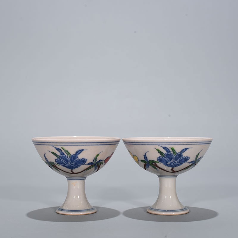 Ming Dynasty Chenghua doucai purple okra pattern stem cup (1 of 9)
