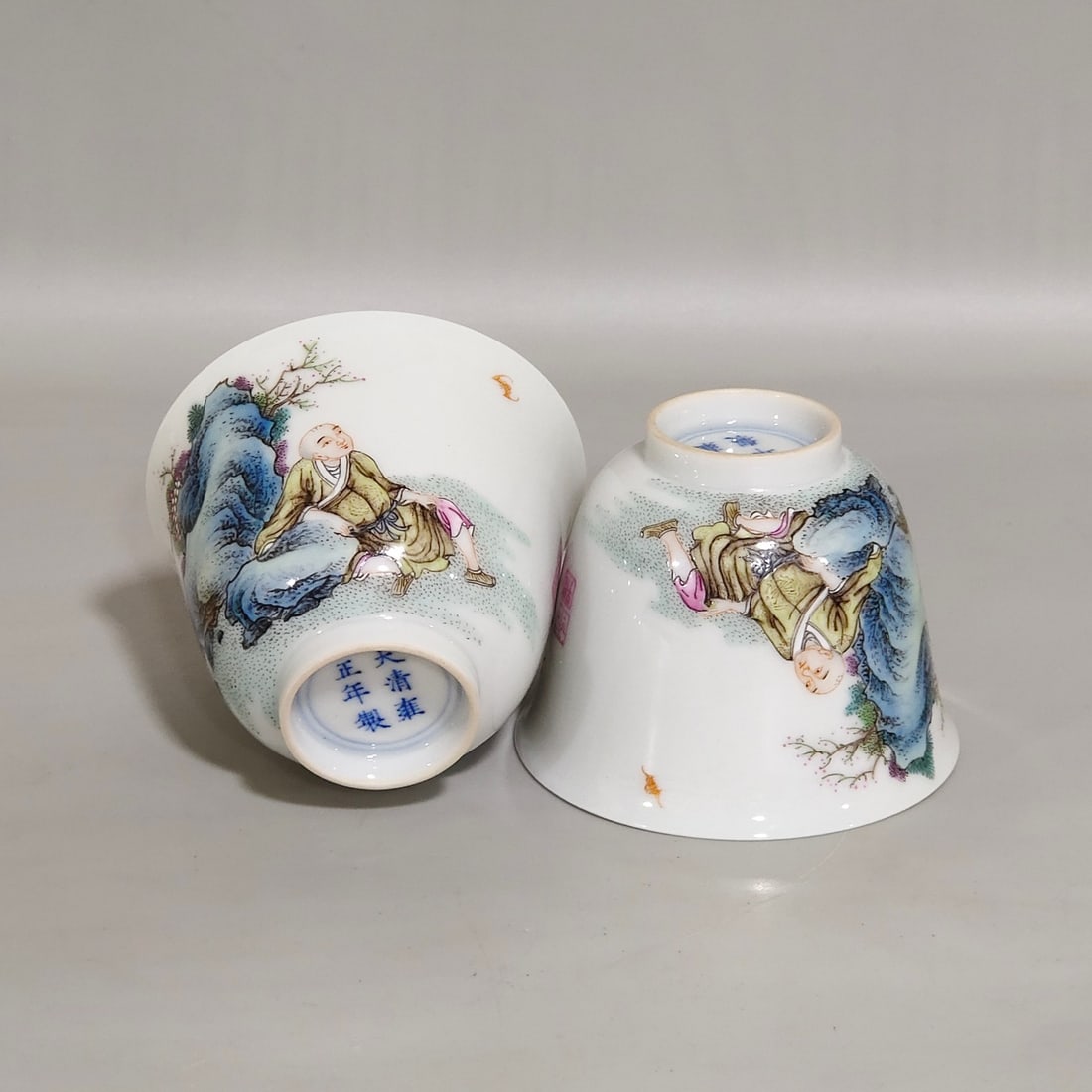 Qing Dynasty Yongzheng Arhat picture and poem cup: Size: Width 6.5 cm - Height 5 cm Materials: Porcelain Time Period: Qing dynasty Manufactured Date: Yongzheng Mark & Period Object: Chinese Antique ⛨ Purchase With Confidence ✔ Verif