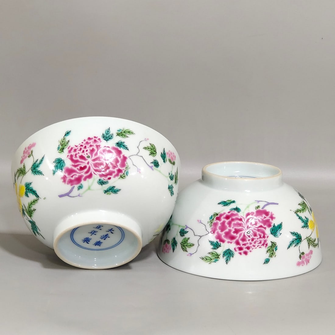 Chinese famille rose porcelain bowl pair Qing dynasty Yongzheng Mark & Period (1 of 9)