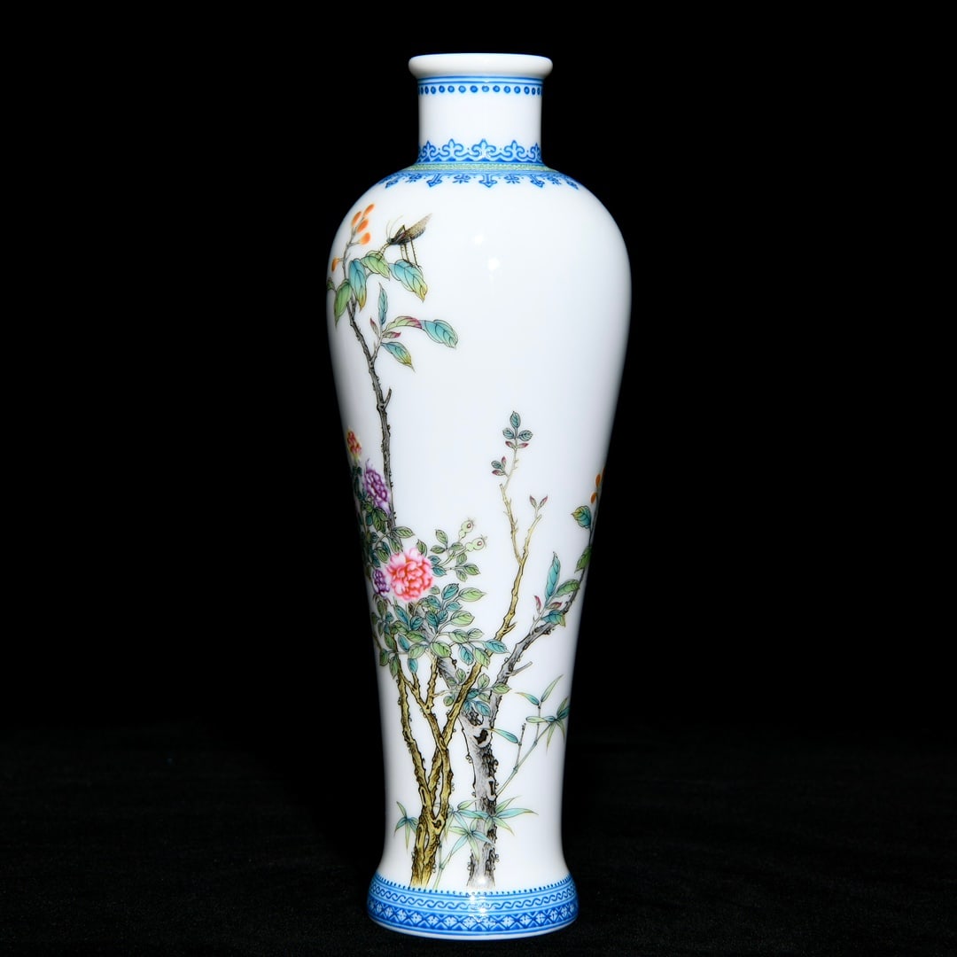 Qing Dynasty Yongzheng enamel flower pattern plum vase (1 of 9)