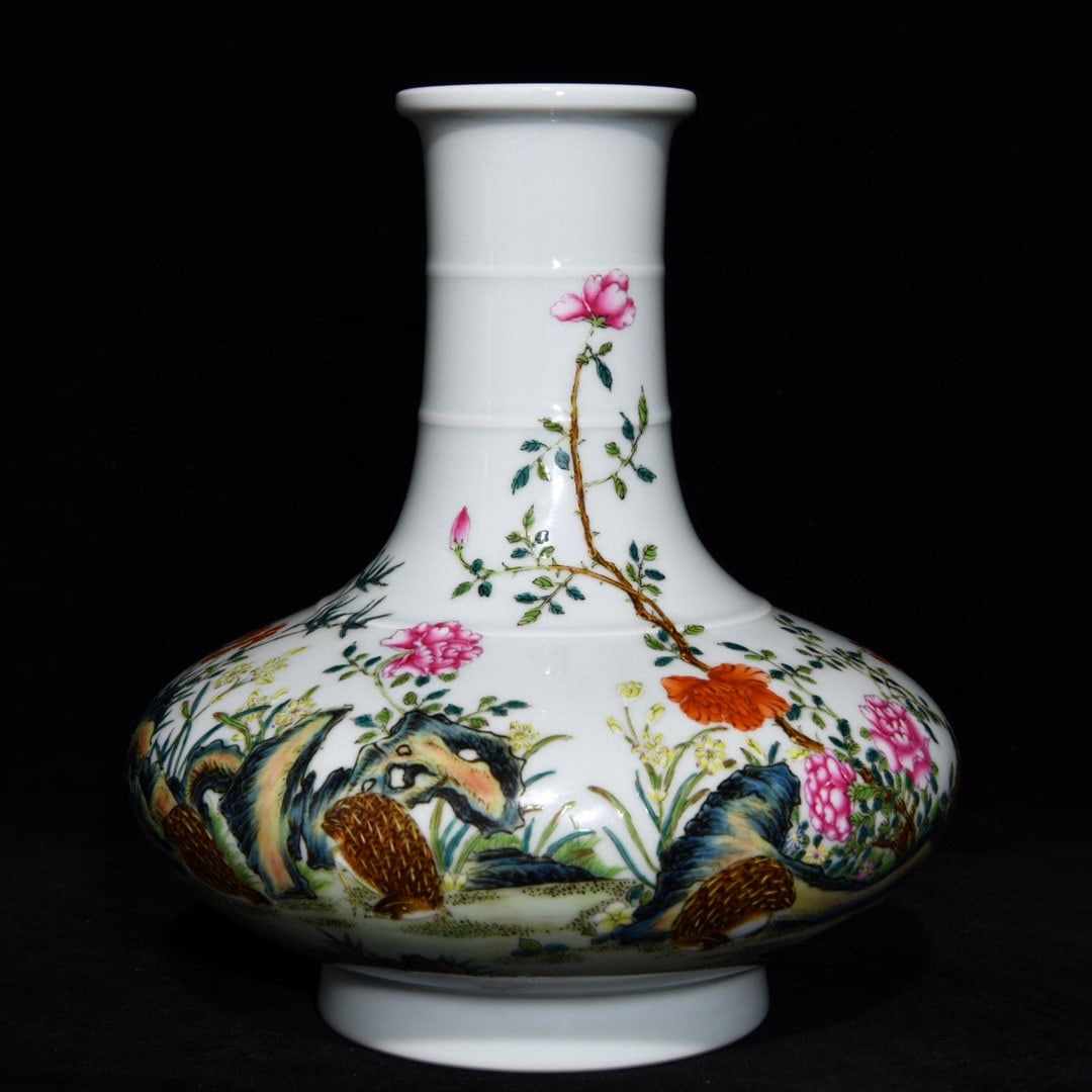 Qing Dynasty Yongzheng famille rose live and work pattern flat belly vase (1 of 9)