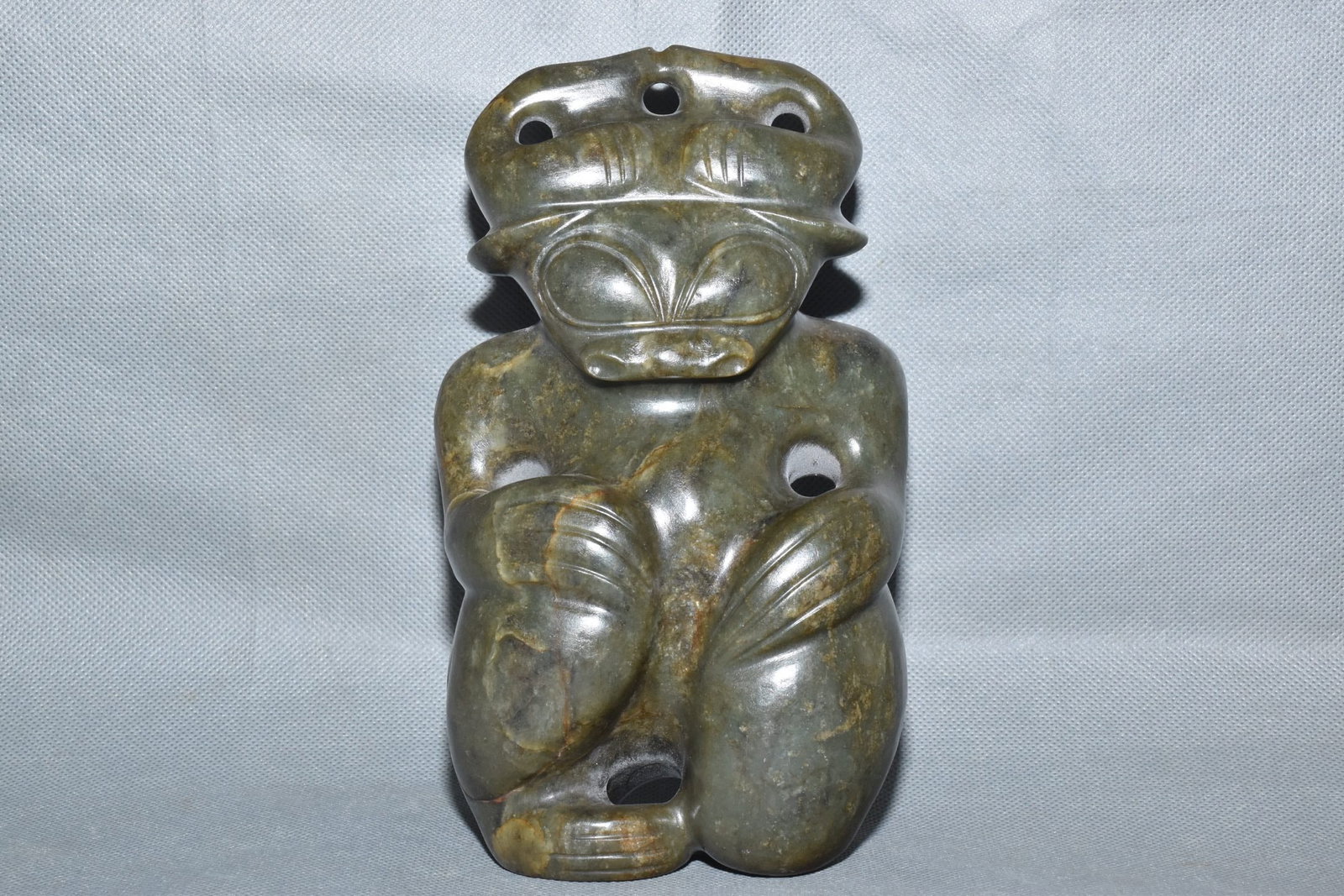 Chinese Hongshan culture jade carved ornaments: Size: Height 19 cm - Width 10 cm Materials: Natural Jade Time Period: Hongshan Culture Manufactured Date: 3000-BC Object: Chinese Antique ⛨ Purchase With Confidence ✔ Verified Aucti