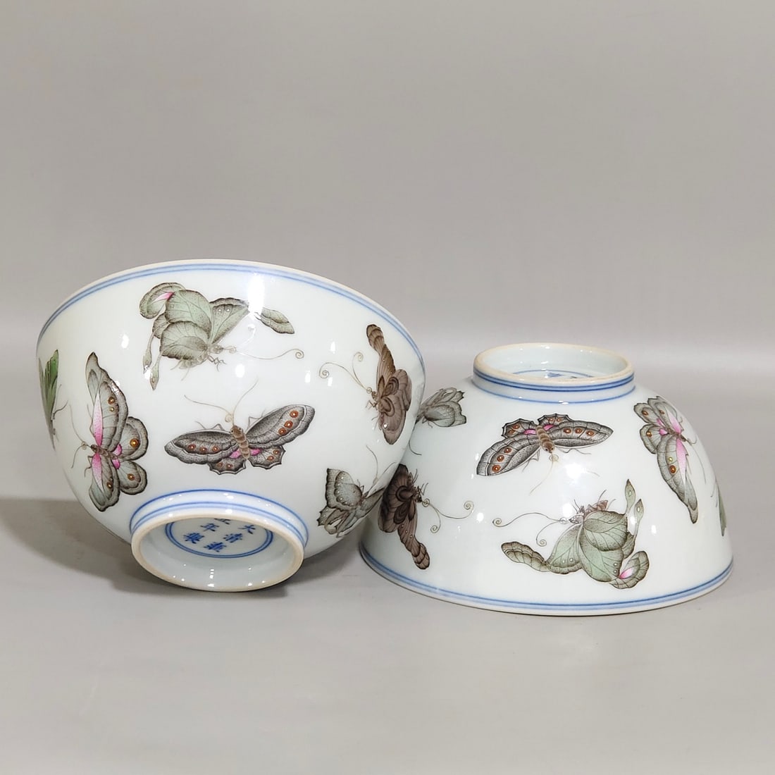 Qing Dynasty Yongzheng butterfly bowl: Size: Width 10.7 cm - Height 5.8 cm Materials: Porcelain Time Period: Qing dynasty Manufactured Date: Yongzheng Mark & Period Object: Chinese Antique ⛨ Purchase With Confidence ✔ Ve