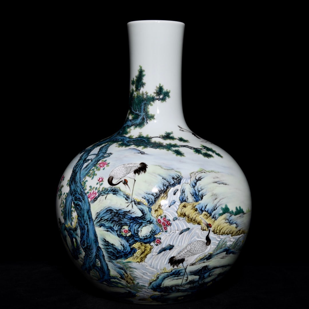 Qing Dynasty Yongzheng famille rose celestial sphere vase: Size: Height 36 cm - Width 24.5 cm Materials: Porcelain Time Period: Qing dynasty Manufactured Date: Yongzheng Mark & Period Object: Chinese Antique ⛨ Purchase With Confidence ✔ Ver