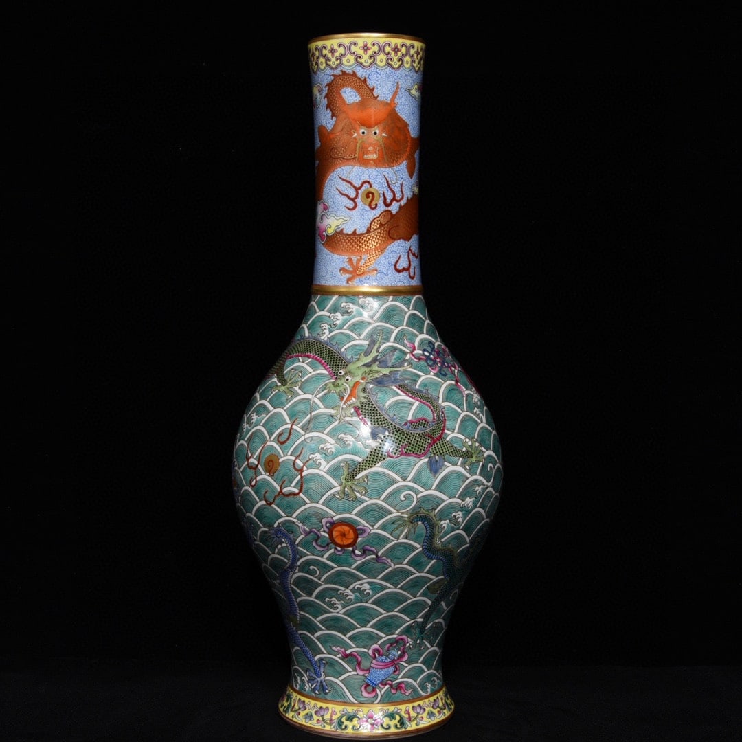 Qing Dynasty Yongzheng famille rose seawater dragon straight-neck bottle (1 of 9)