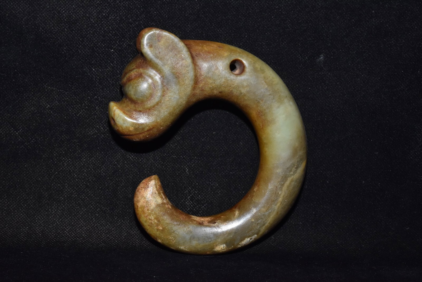 Chinese Hongshan culture jade carved ornaments: Size: Height 15.2 cm - Width 11.5 cm Materials: Natural Jade Time Period: Hongshan Culture Manufactured Date: 3000-BC Object: Chinese Antique ⛨ Purchase With Confidence ✔ Verified A