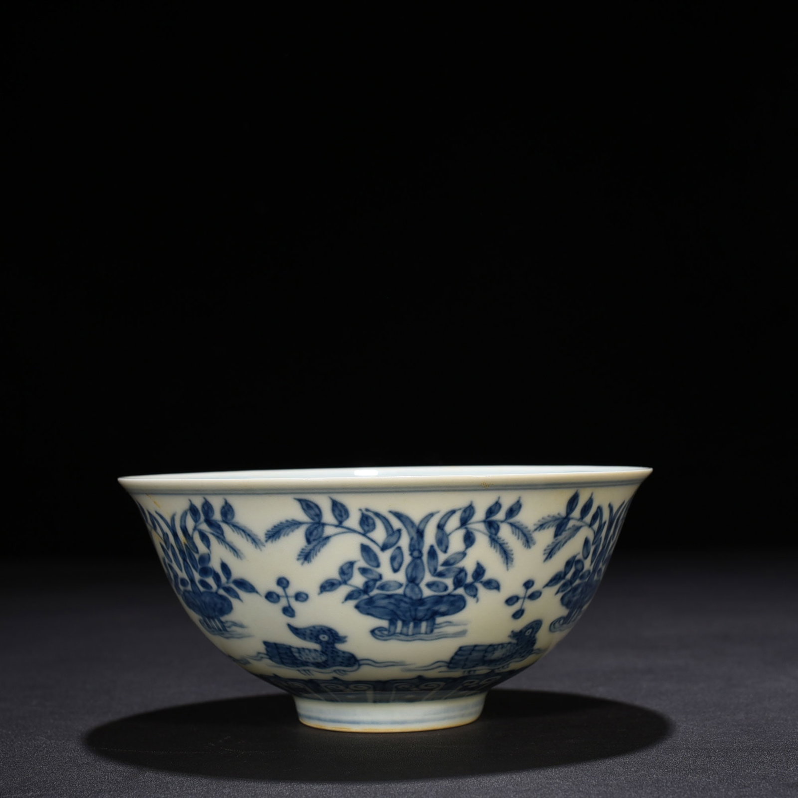 Ming Dynasty Chenghua blue and white lotus pond palace mandarin duck bowl (1 of 8)