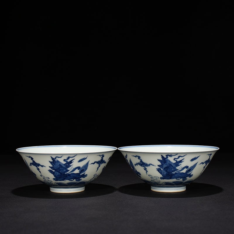 Ming Dynasty Chenghua blue and white flying elephant pattern palace bowl: Size: Width 15 cm - Height 6.5 cm Materials: Porcelain Time Period: Ming dynasty Manufactured Date: Chenghua Mark & Period Object: Chinese Antique ⛨ Purchase With Confidence ✔ Verif