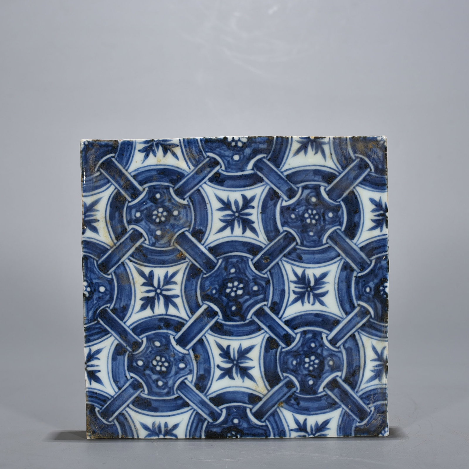 Ming Dynasty Yongle Dabaoen Temple blue and white pattern wall tiles: Size: Height 20 cm - Width 3 cm Materials: Porcelain Time Period: Ming dynasty Manufactured Date: Yongle Mark & Period Object: Chinese Antique ⛨ Purchase With Confidence ✔ Verified