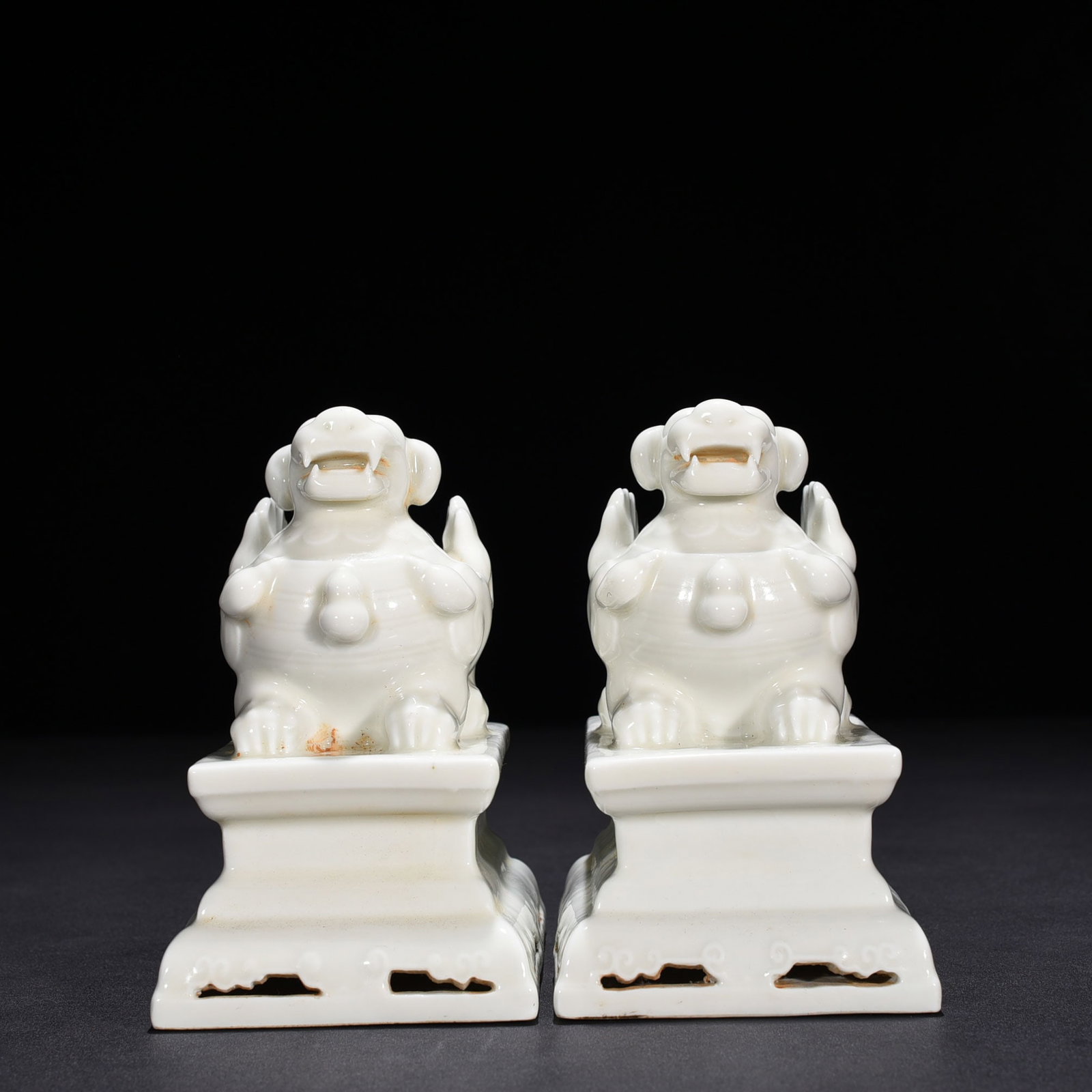 Ming Dynasty Yongle sweet white glaze inscriptions with auspicious animals (1 of 9)