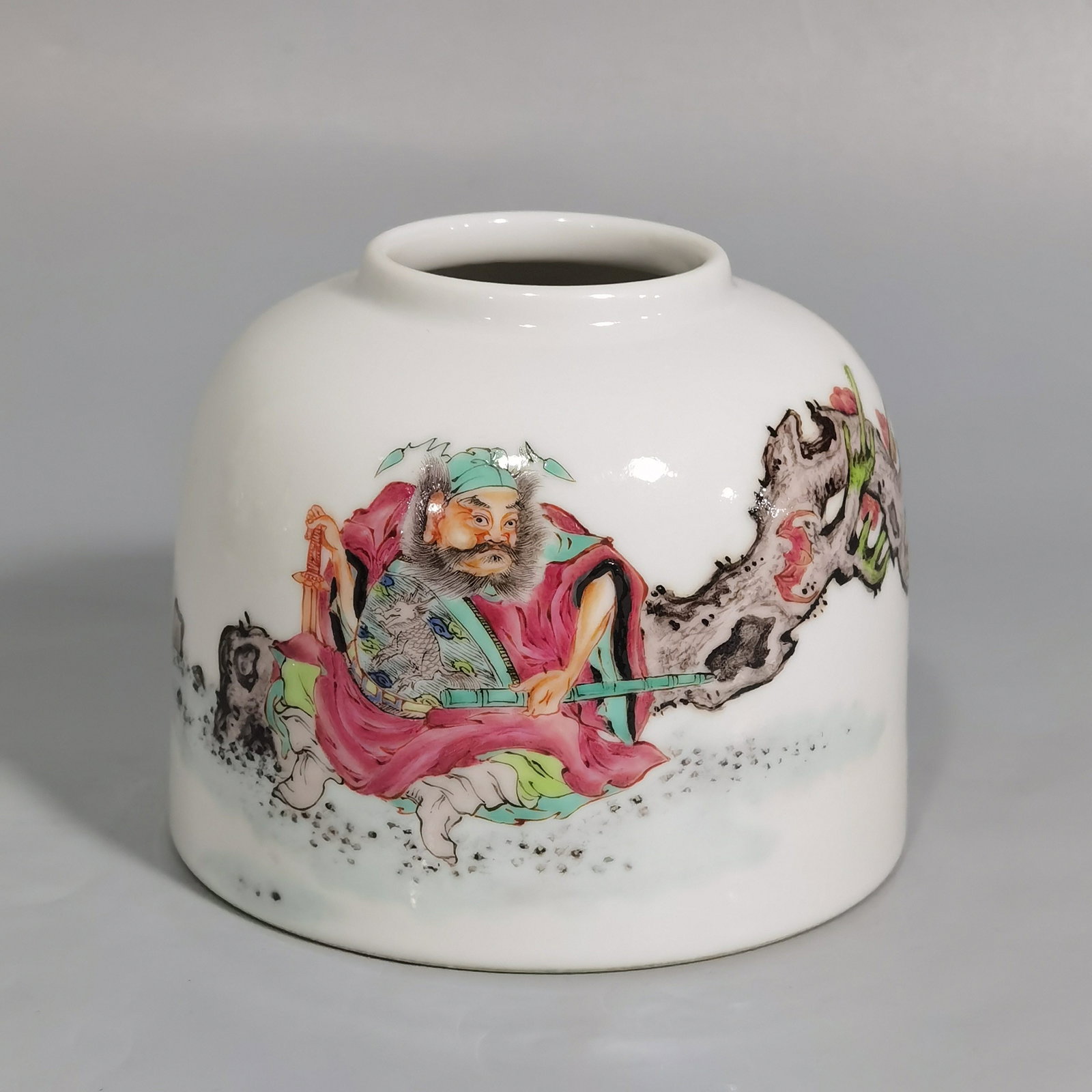 Qing Dynasty Yongzheng famille rose Zhongkui Nafu horseshoe washer: Size: Width 9.8 cm - Height 4.3 cm Materials: Porcelain Time Period: Qing dynasty Manufactured Date: Yongzheng Mark & Period Object: Chinese Antique ⛨ Purchase With Confidence ✔ Ver
