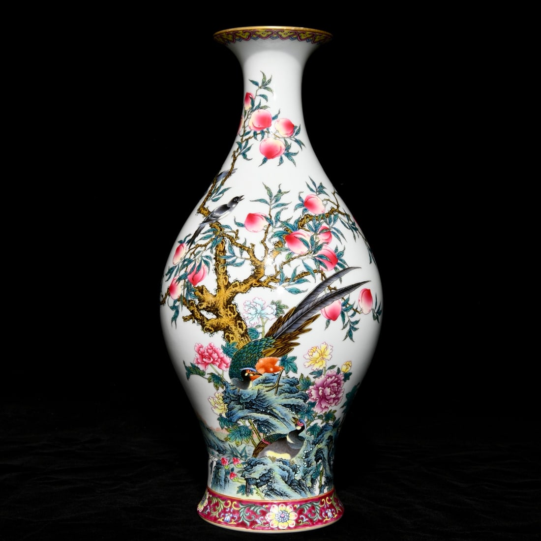 Qing Dynasty Yongzheng pastel flower and bird olive vase: Size: Height 40 cm - Width 18.5 cm Materials: Porcelain Time Period: Qing dynasty Manufactured Date: Yongzheng Mark & Period Object: Chinese Antique ⛨ Purchase With Confidence ✔ Ver