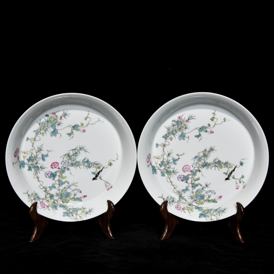 Qing Dynasty Yongzheng pastel flower and bird pattern plate: Size: Width 20 cm - Height 4.2 cm Materials: Porcelain Time Period: Qing dynasty Manufactured Date: Yongzheng Mark & Period Object: Chinese Antique ⛨ Purchase With Confidence ✔ Veri