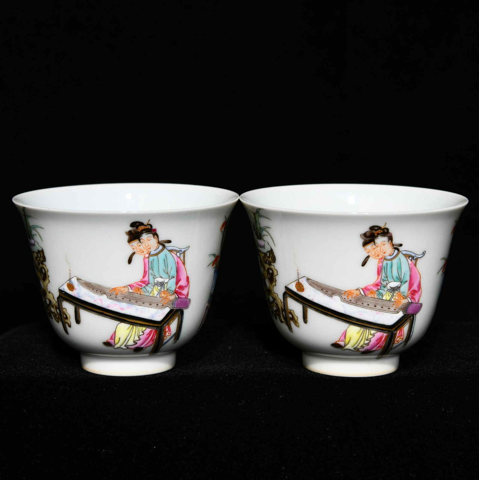 Qing Dynasty Yongzheng pastel-colored Romance of the West Chamber Cups: Size: Width 6.6 cm - Height 5 cm Materials: Porcelain Time Period: Qing dynasty Manufactured Date: Yongzheng Mark & Period Object: Chinese Antique ⛨ Purchase With Confidence ✔ Verif