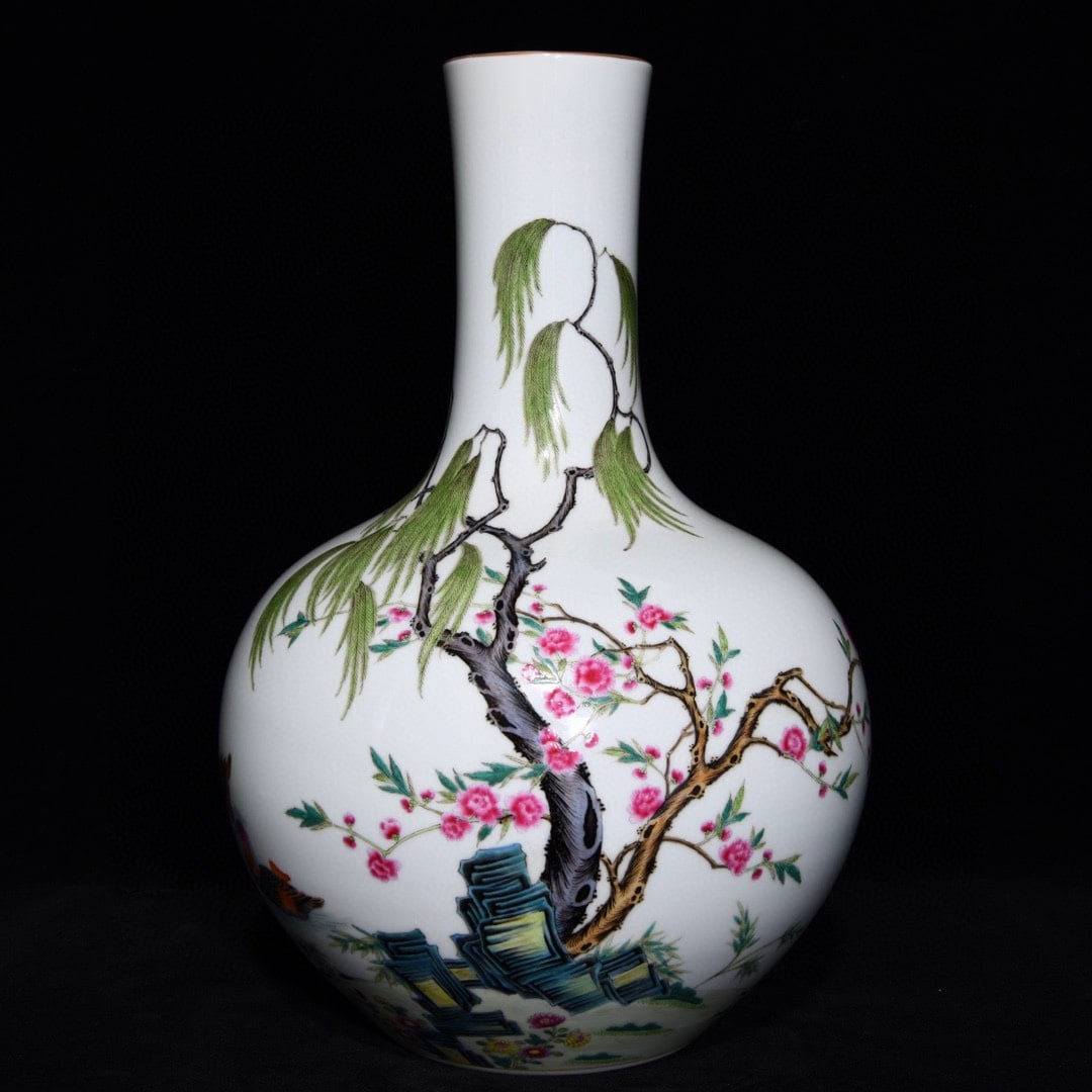 Qing Dynasty Yongzheng pastel celestial mandarin ducks playing in the water vase: Size: Height 38 cm - Width 24.5 cm Materials: Porcelain Time Period: Qing dynasty Manufactured Date: Yongzheng Mark & Period Object: Chinese Antique ⛨ Purchase With Confidence ✔ Ver