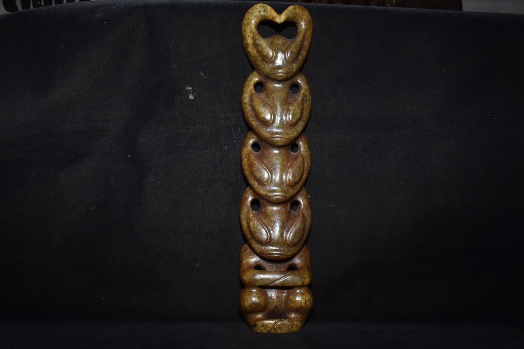 Chinese Hongshan culture jade carved ornaments: Size: Height 33.5 cm - Width 8 cm Materials: Natural Jade Time Period: Hongshan Culture Manufactured Date: 3000-BC Object: Chinese Antique ⛨ Purchase With Confidence ✔ Verified Auct