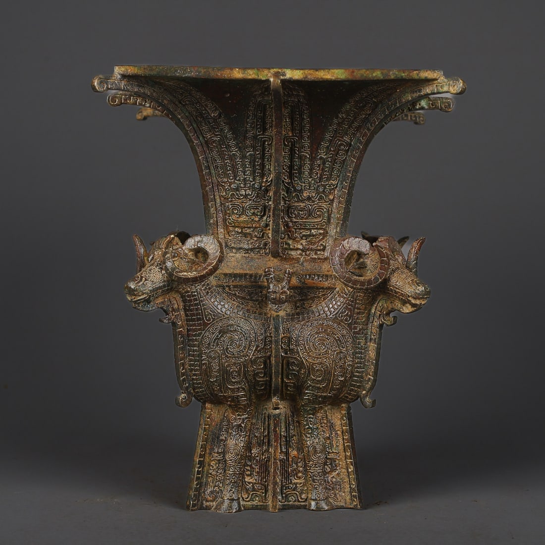 Zhou Dynasty Bronze Four-Yang Square Zun: Size: Height 22 cm - Width 25 cm Materials: Bronze Time Period: Zhou dynasty Manufactured Date: 1050-BC Period Object: Chinese Antique ⛨ Purchase With Confidence ✔ Verified Auction