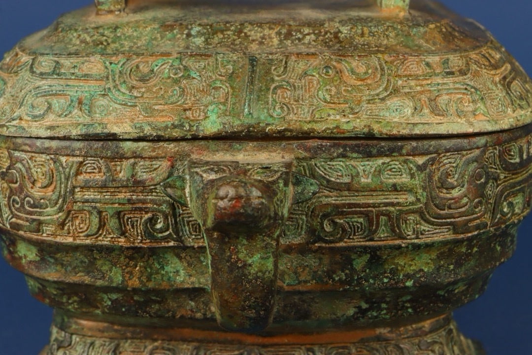 Zhou Dynasty Bronze Square Box - 5