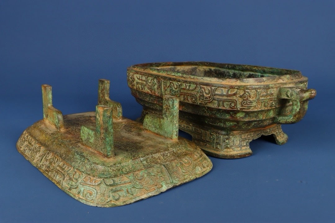 Zhou Dynasty Bronze Square Box - 6
