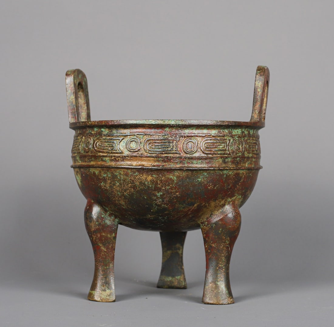 Zhou Dynasty Bronze Mao Gong Ding (1 of 9)