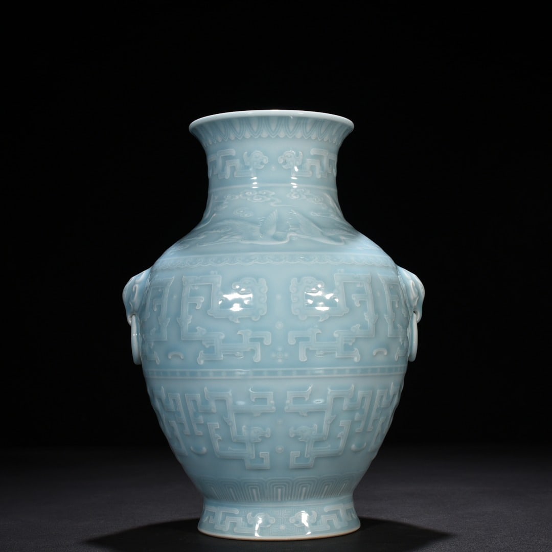 Qing Dynasty Qianlong azure glaze engraved chilong ears vase: Size: Height 30 cm - Width 20 cm Materials: Porcelain Time Period: Qing dynasty Manufactured Date: Qianlong Mark & Period Object: Chinese Antique ⛨ Purchase With Confidence ✔ Verifi