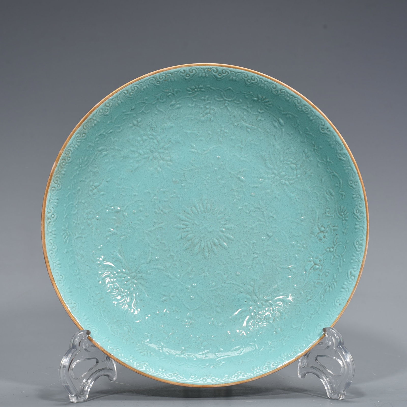Qing Dynasty Qianlong turquoise green glaze flower plate: Size: Width 21.5 cm - Height 4.5 cm Materials: Porcelain Time Period: Qing dynasty Manufactured Date: Qianlong Mark & Period Object: Chinese Antique ⛨ Purchase With Confidence ✔ Ver