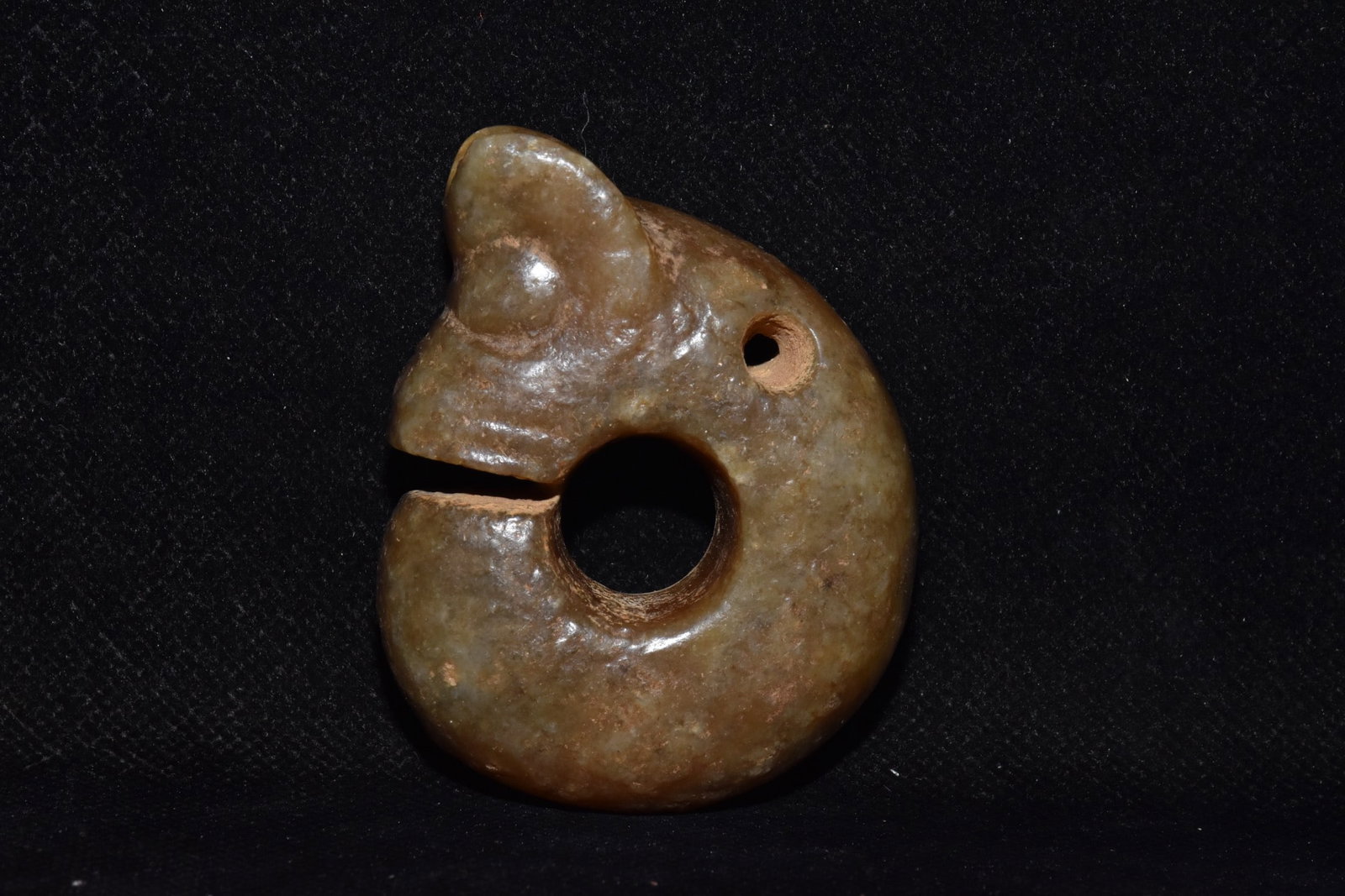 Chinese Hongshan culture jade carved ornaments: Size: Height 7 cm - Width 5.5 cm Materials: Natural Jade Time Period: Hongshan Culture Manufactured Date: 3000-BC Object: Chinese Antique ⛨ Purchase With Confidence ✔ Verified Aucti