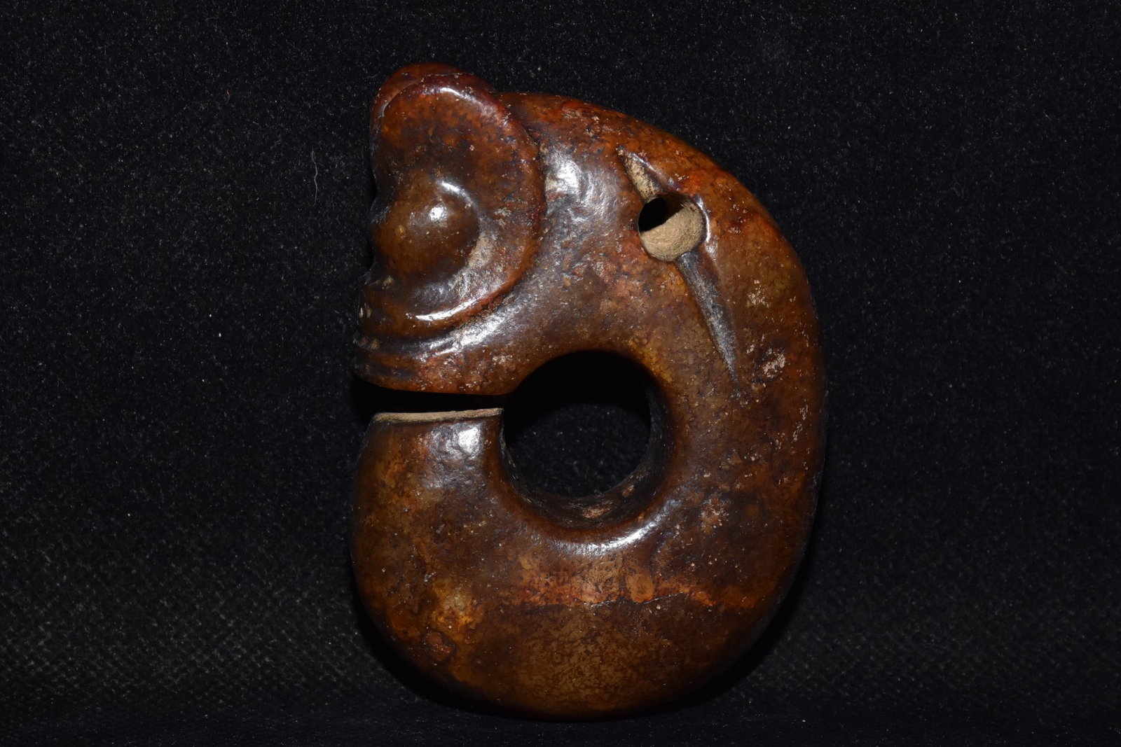 Chinese Hongshan culture jade carved ornaments: Size: Height 8 cm - Width 5.5 cm Materials: Natural Jade Time Period: Hongshan Culture Manufactured Date: 3000-BC Object: Chinese Antique ⛨ Purchase With Confidence ✔ Verified Aucti