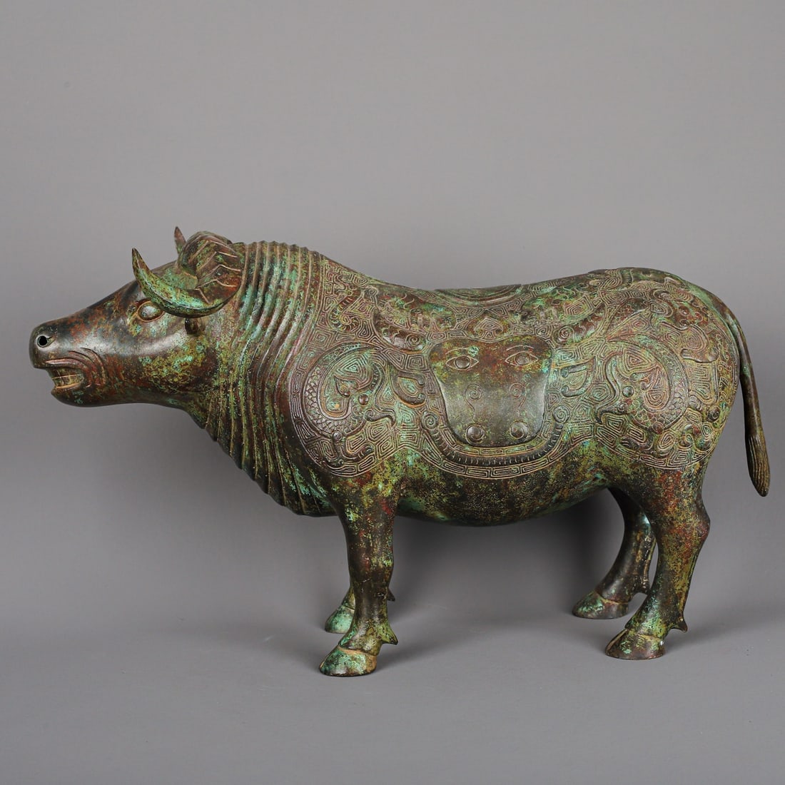 Zhou Dynasty Bronze Mangong Niu Zun (1 of 9)
