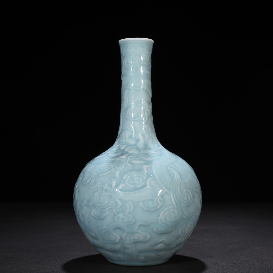 Qing Dynasty Qianlong pink celadon glaze engraved Canglong Jiaozi dragon pattern flask: Size: Height 31 cm - Width 17 cm Materials: Porcelain Time Period: Qing dynasty Manufactured Date: Qianlong Mark & Period Object: Chinese Antique ⛨ Purchase With Confidence ✔ Verifi