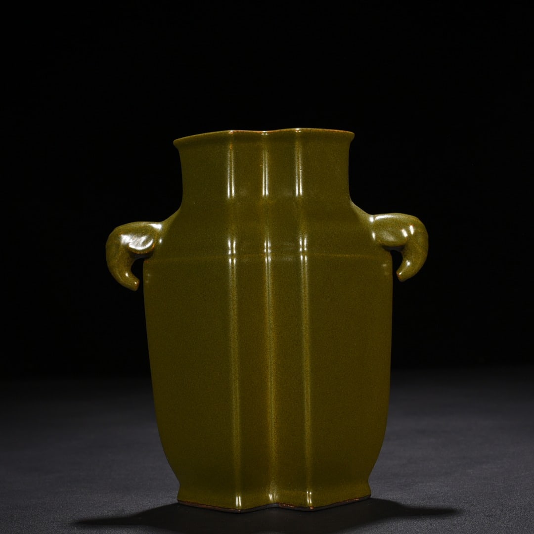 Qing Dynasty Qianlong tea powder-glazed elephant ear square bottle: Size: Height 21 cm - Width 17 cm Materials: Porcelain Time Period: Qing dynasty Manufactured Date: Qianlong Mark & Period Object: Chinese Antique ⛨ Purchase With Confidence ✔ Verifi