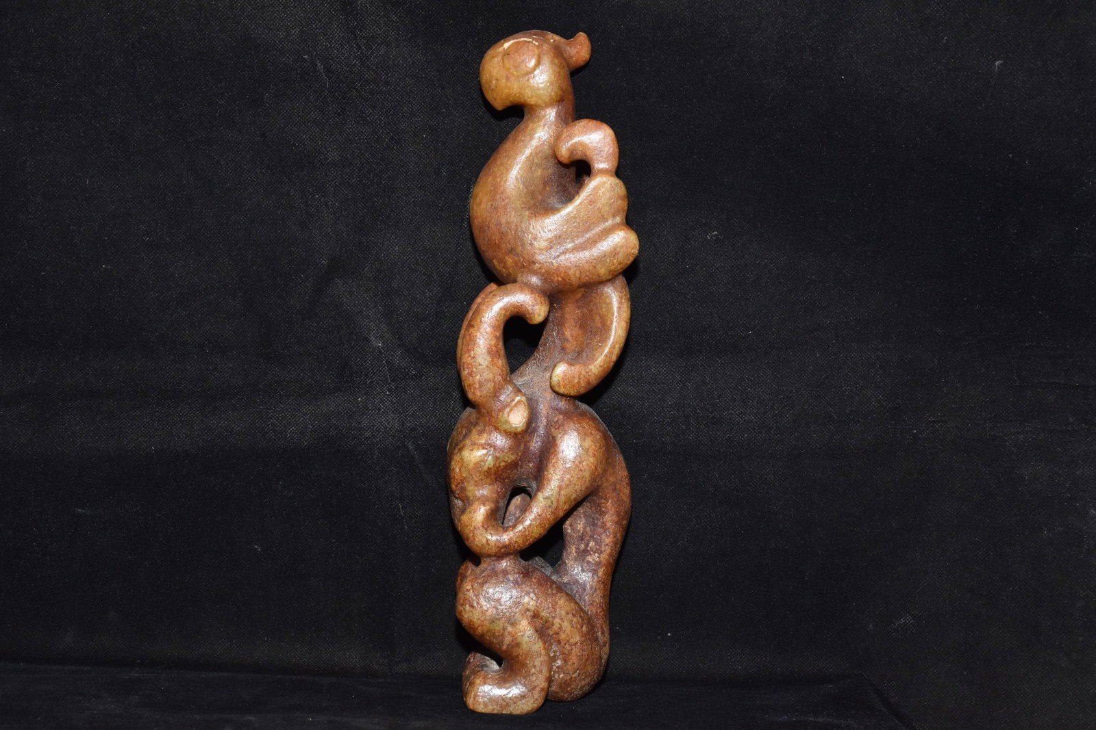 Chinese Hongshan culture jade carved ornaments: Size: Height 31.5 cm - Width 7.2 cm Materials: Natural Jade Time Period: Hongshan Culture Manufactured Date: 3000-BC Object: Chinese Antique ⛨ Purchase With Confidence ✔ Verified Au
