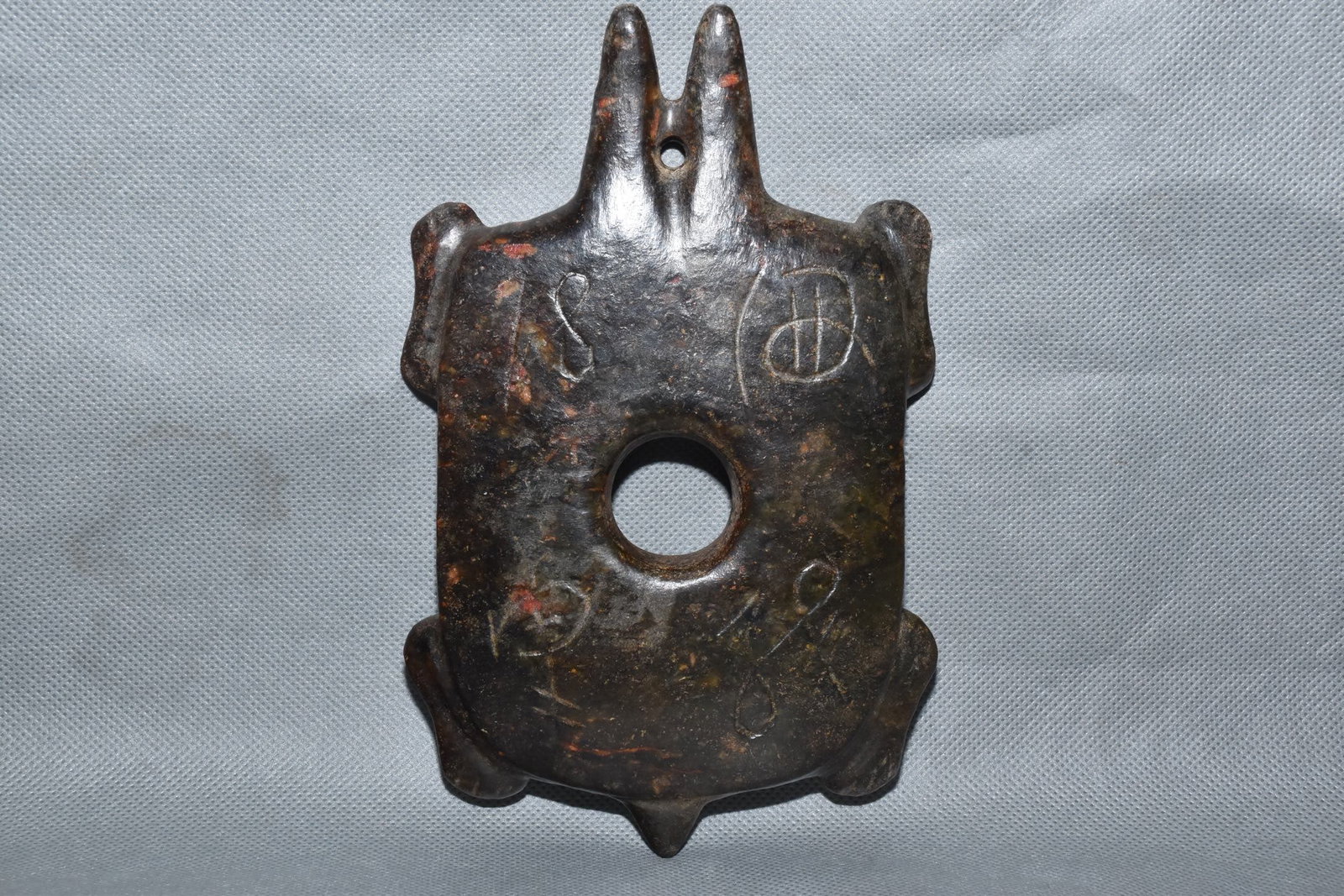 Chinese Hongshan culture jade carved ornaments: Size: Height 17 cm - Width 11.5 cm Materials: Natural Jade Time Period:Hongshan Culture Manufactured Date: 3000-BC Object: Chinese Antique ⛨ Purchase With Confidence ✔ Verified Auct