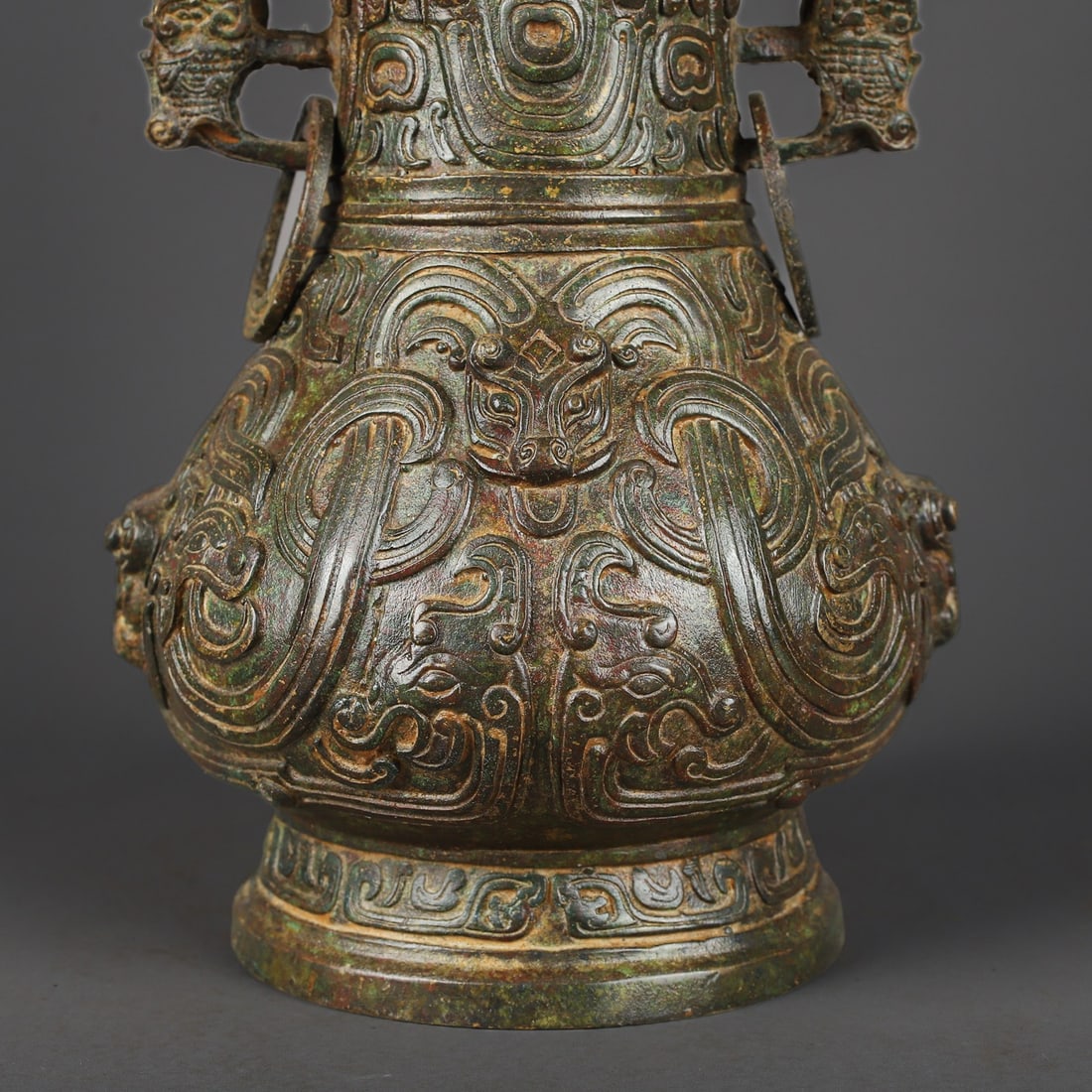 Zhou Dynasty Bronze dragon pattern round bottle - 3