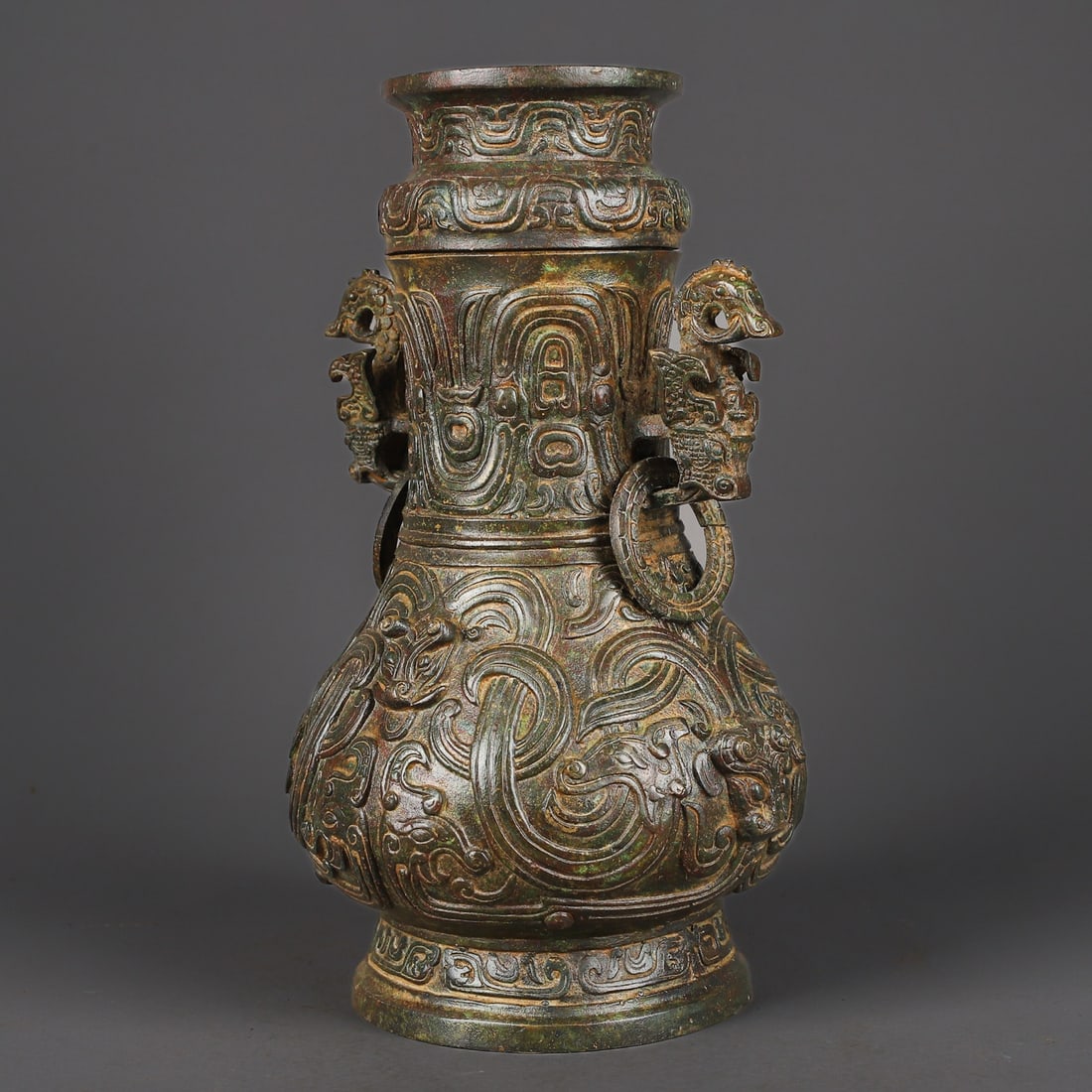 Zhou Dynasty Bronze dragon pattern round bottle - 4