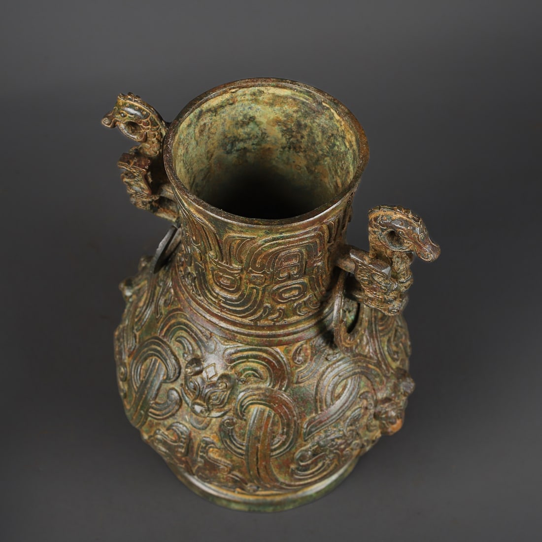 Zhou Dynasty Bronze dragon pattern round bottle - 8