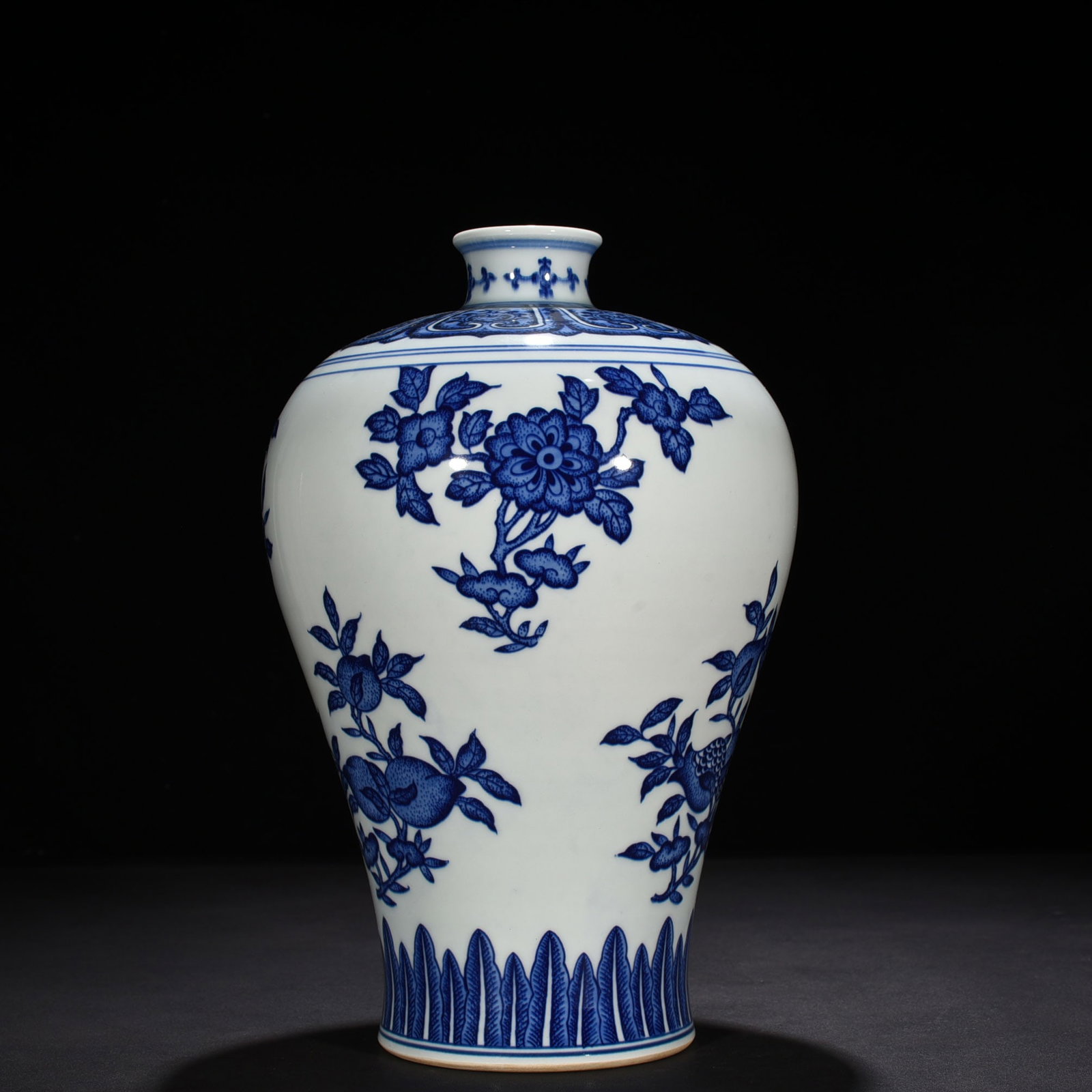 Qing Dynasty Qianlong blue and white broken branches flowers and fruits plum vase (1 of 8)