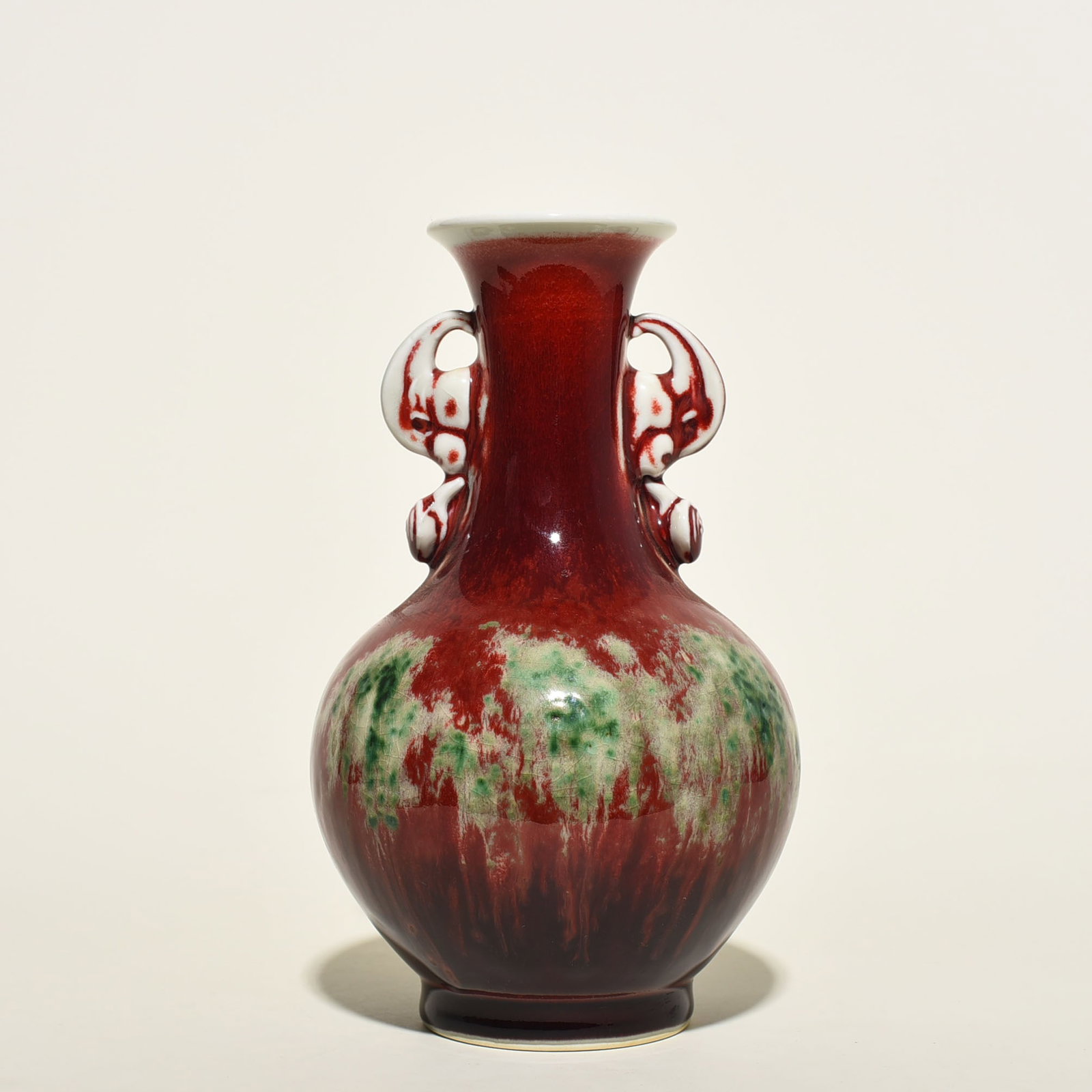 Qing Dynasty Kangxi Cowpea Red Beauty Drunken Amphora: Size: Height 22 cm - Width 13 cm Materials: Porcelain Time Period: Qing dynasty Manufactured Date: Kangxi Mark & Period Object: Chinese Antique ⛨ Purchase With Confidence ✔ Verified