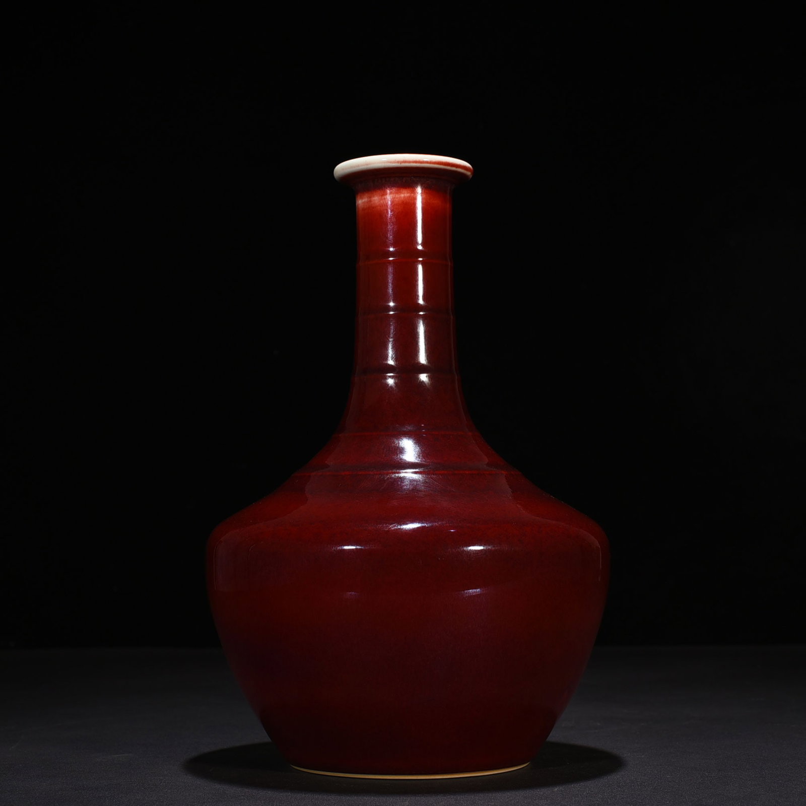 Qing Dynasty Kangxi Lang Kiln Hong Langting extremely dazzling pattern plate mouth bottle: Size: Height 29 cm - Width 20 cm Materials: Porcelain Time Period: Qing dynasty Manufactured Date: Kangxi Mark & Period Object: Chinese Antique ⛨ Purchase With Confidence ✔ Verified