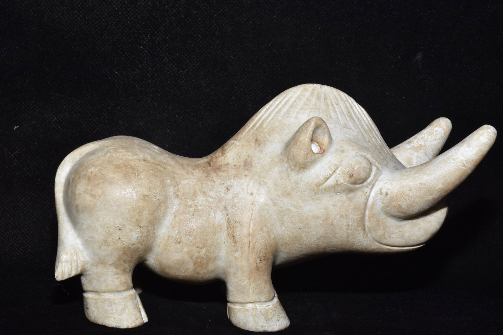 Chinese Hongshan culture jade carved ornaments: Size: Height 10.5 cm - Width 16 cm Materials: Natural Jade Time Period: Hongshan Culture Manufactured Date: 3000-BC Object: Chinese Antique ⛨ Purchase With Confidence ✔ Verified Auc