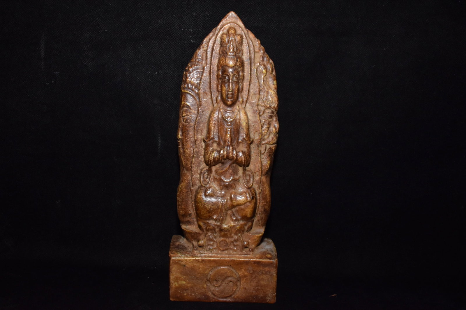 Chinese Hongshan culture jade carved ornaments: Size: Height 26.5 cm - Width 9 cm Materials: Natural Jade Time Period: Hongshan Culture Manufactured Date: 3000-BC Object: Chinese Antique ⛨ Purchase With Confidence ✔ Verified Auct
