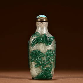 GREEN OVERLAY GLASS 'BIRD AND FLOWER' SNUFF BOTTLE (1 of 9)