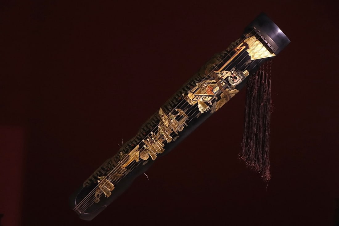 Old Tibetan Wooden Gold Inscribed Guqin (1 of 9)