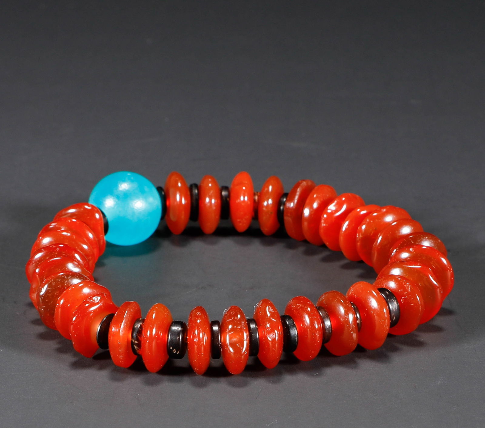 Natural agate: Height :cm, Width :cm, Weight :g